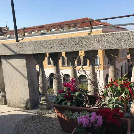 شقة Homes & Holidays Art District