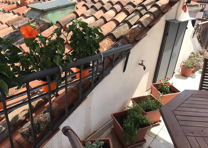 Homes & Holidays Art District * البندقية