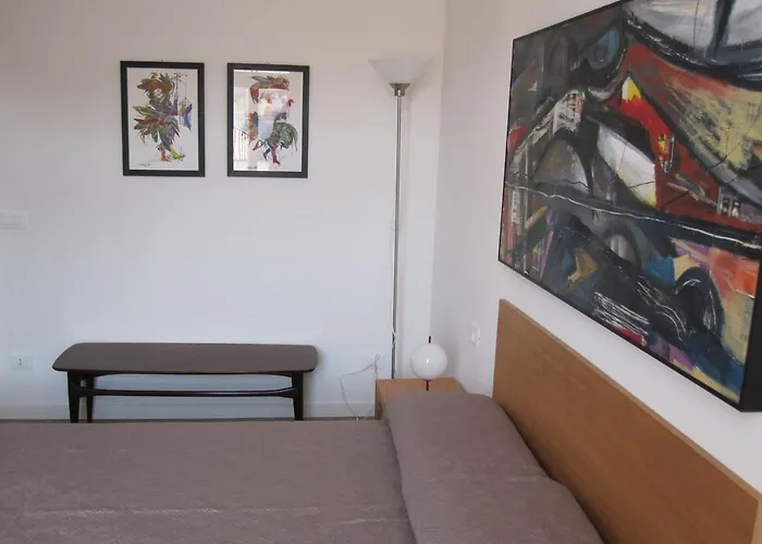 شقة Homes & Holidays Art District *