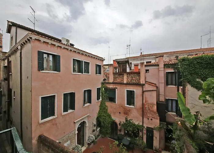 Apartment Homes & Holidays Art District Venice