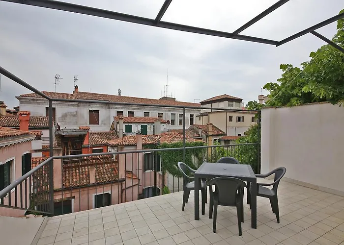 Appartamento Homes & Holidays Art District