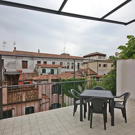 Appartamento Homes & Holidays Art District