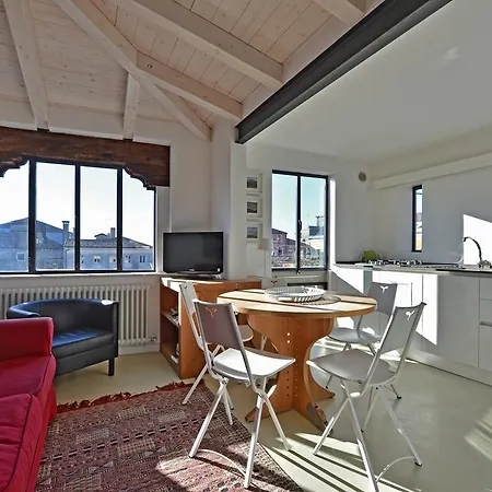 Appartamento Homes & Holidays Art District *