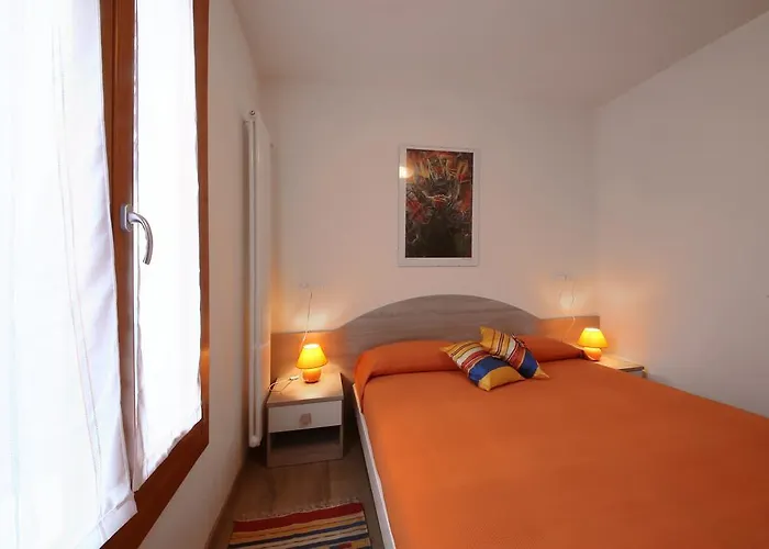 아파트 Homes & Holidays Art District